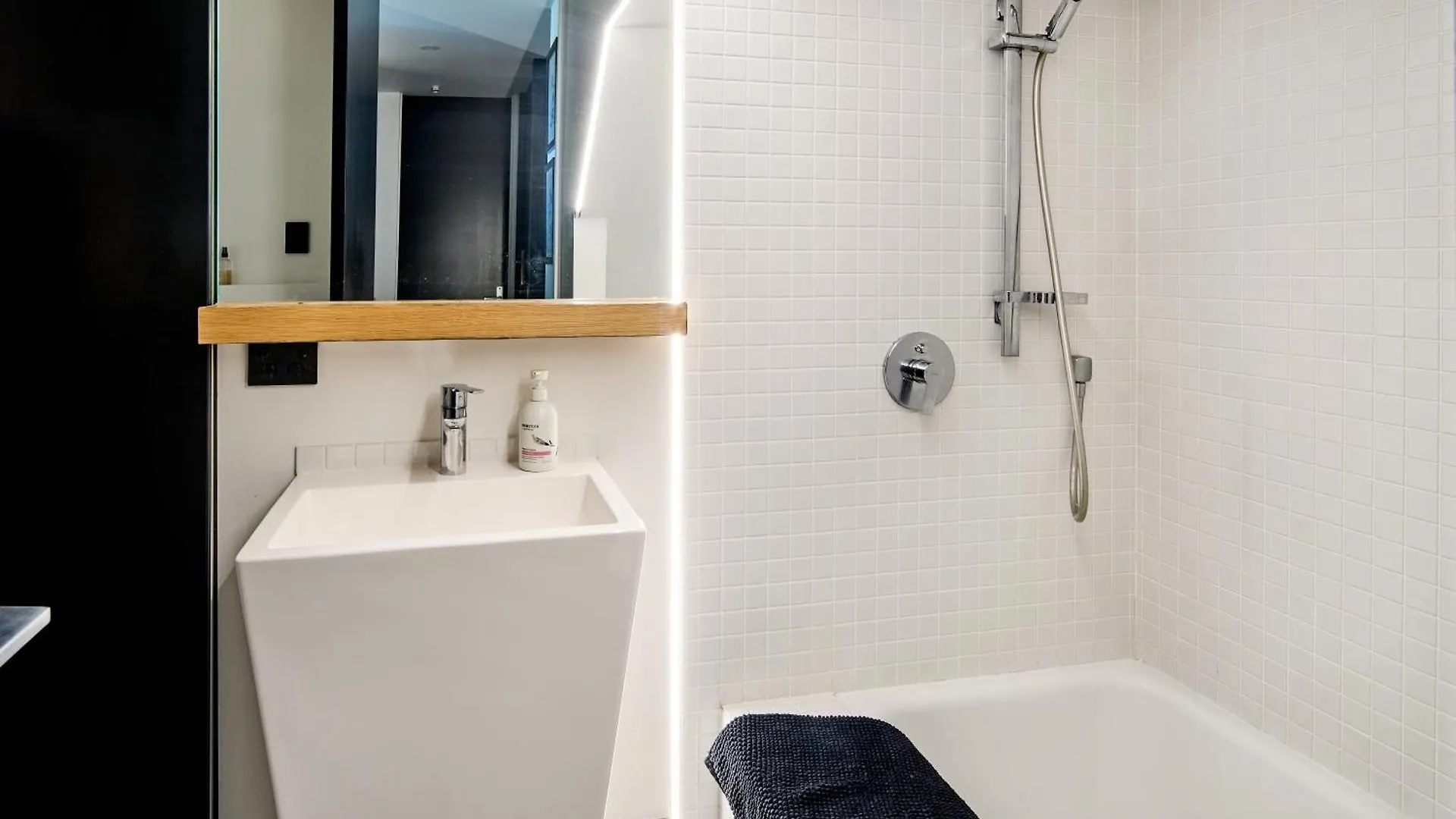 Luxury Wellington Accomodation Villa